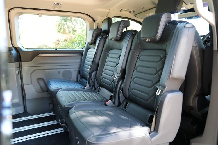 FORD TOURNEO CUSTOM 340 L2 ELECTRIC RWD 160kW 65kWh H1 Zetec 8 seater Auto